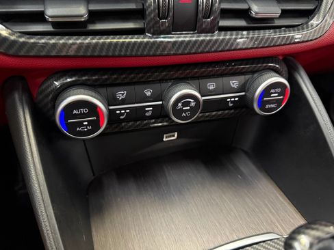 Used 2018 Alfa Romeo Giulia Ti RWD image 18