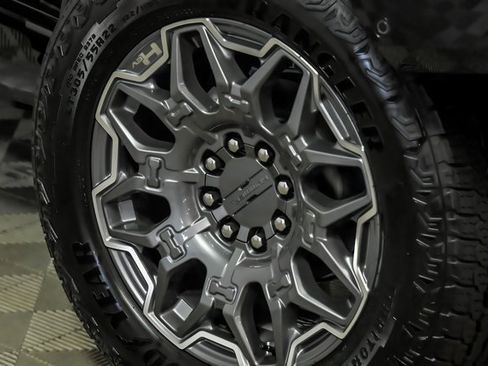 New 2025 GMC Hummer EV 3X image 3