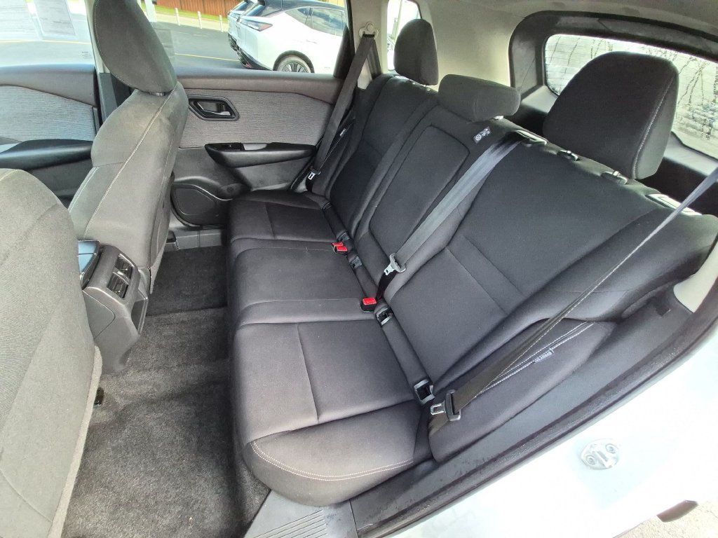 Used 2023 Nissan Rogue S FWD image 22