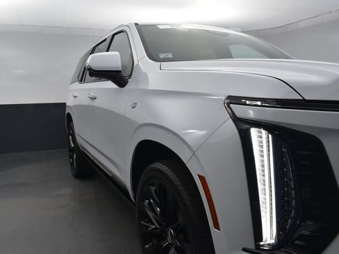 Certified 2026 Cadillac Escalade Platinum Sport w/ LPO, ONYX Package AWD/4WD image 43