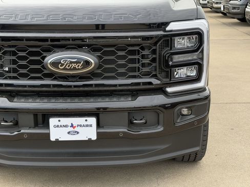 New 2026 Ford F250 Lariat w/ Black Appearance Package AWD/4WD image 8
