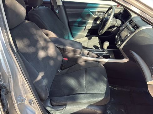 Used 2015 Nissan Altima 2.5 SV w/ Convenience Package FWD image 22