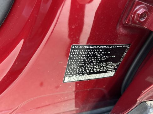 Used 2018 Volkswagen Tiguan SE w/ Panoramic Sunroof Package image 33