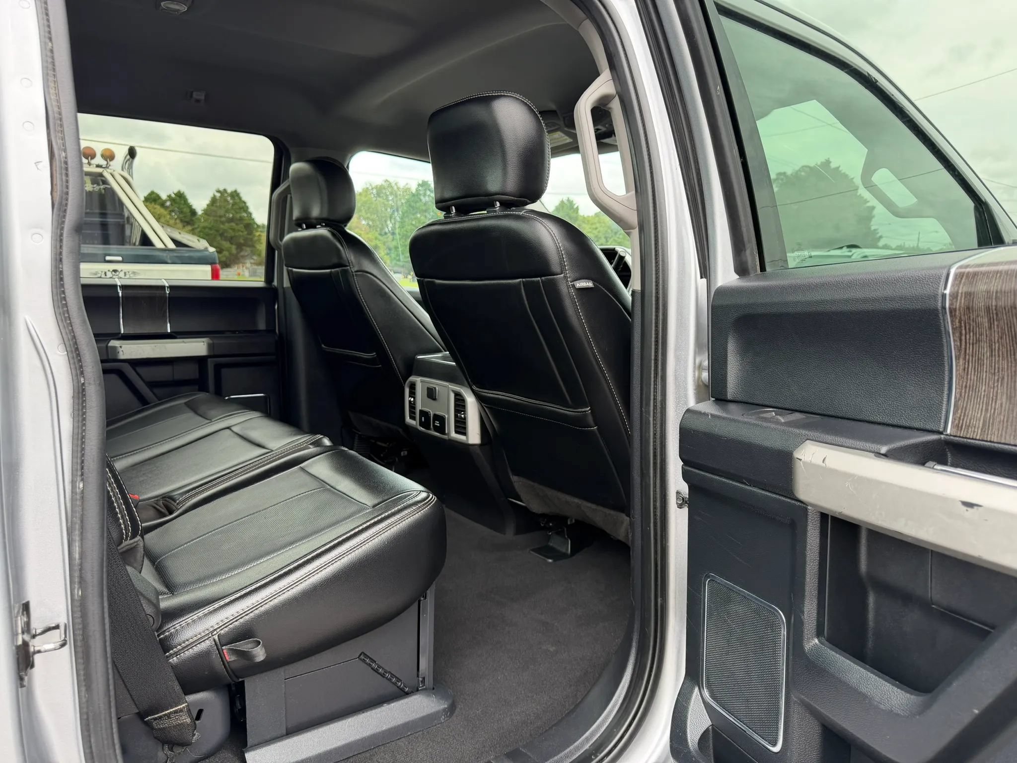 Used 2021 Ford F250 Lariat AWD/4WD image 23