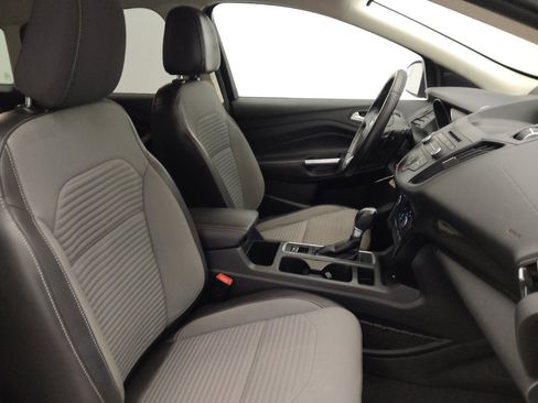 Used 2017 Ford Escape SE w/ SE Sport Appearance Package image 21