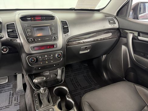 Used 2015 Kia Sorento EX FWD image 4