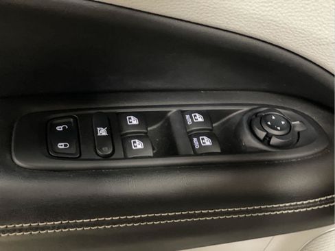 Used 2021 Jeep Compass Latitude w/ Sun and Sound Group FWD image 24