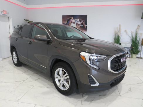 Used 2019 GMC Terrain SLE image 1