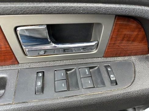 Used 2010 Ford F150 Lariat image 13