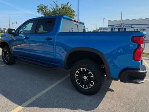 Used 2022 Chevrolet Silverado 1500 ZR2 w/ Technology Package AWD/4WD image 6