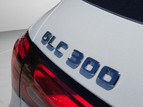 Certified 2025 Mercedes-Benz GLC 300 image 29