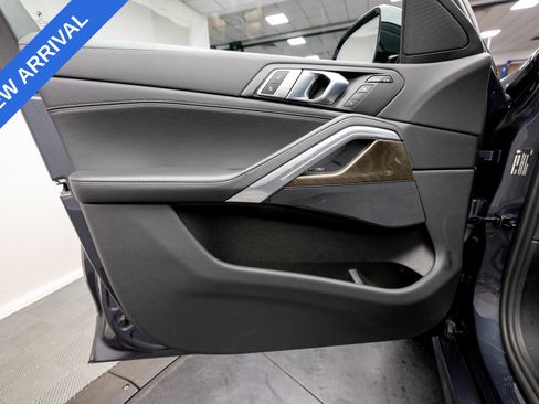 Used 2022 BMW X6 xDrive40i w/ M Sport Package AWD/4WD image 32