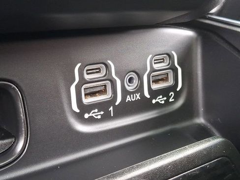 Used 2020 RAM 1500 Big Horn AWD/4WD image 25