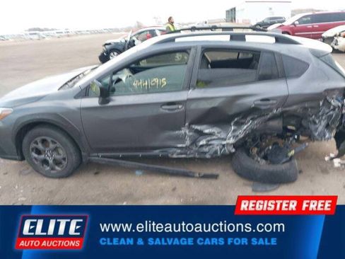 Used 2021 Subaru Crosstrek 2.5i Sport w/ Moonroof Package image 28