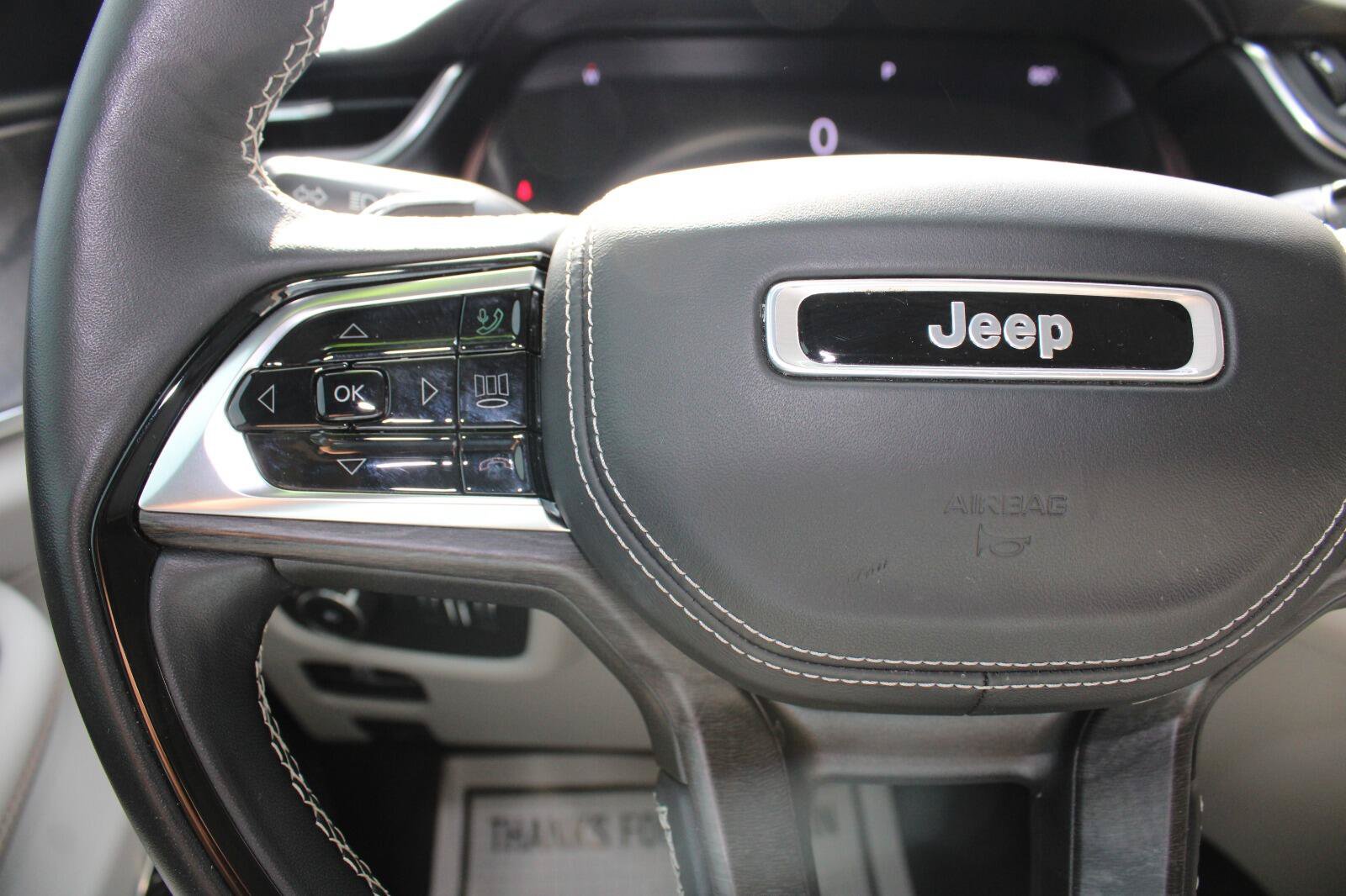 Certified 2022 Jeep Grand Cherokee L Overland w/ Advanced Protech Group III AWD/4WD image 14
