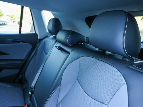 New 2026 Volkswagen Tiguan SE image 30