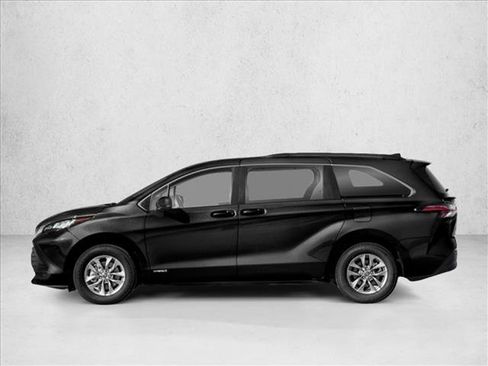Used 2021 Toyota Sienna XLE image 4