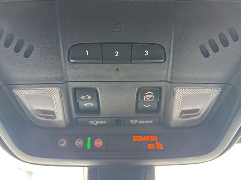 Used 2020 Cadillac XT5 Premium Luxury FWD image 21