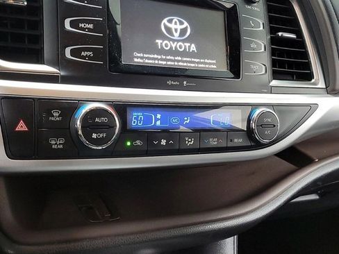Used 2015 Toyota Highlander Plus image 3