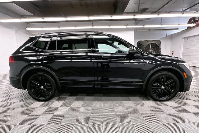 Used 2022 Volkswagen Tiguan SE R-Line FWD image 14