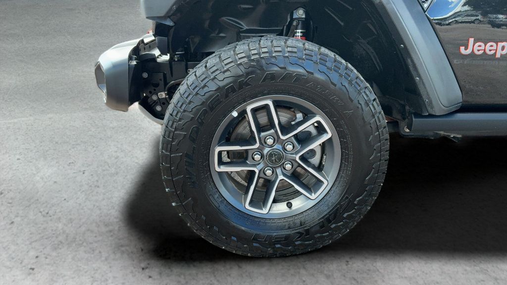 Used 2026 Jeep Gladiator Mojave AWD/4WD image 25
