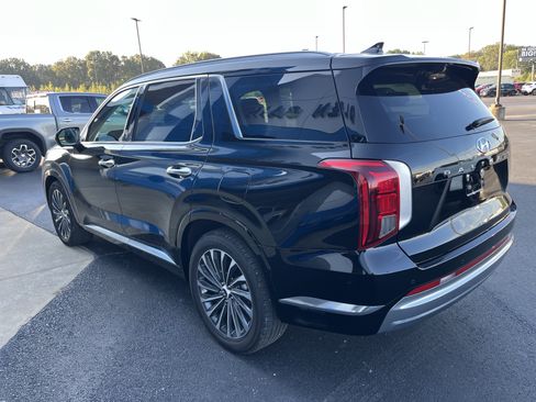 Used 2024 Hyundai Palisade Calligraphy image 6