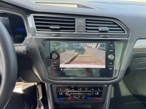 Used 2023 Volkswagen Tiguan SE w/ Panoramic Sunroof Package AWD/4WD image 20