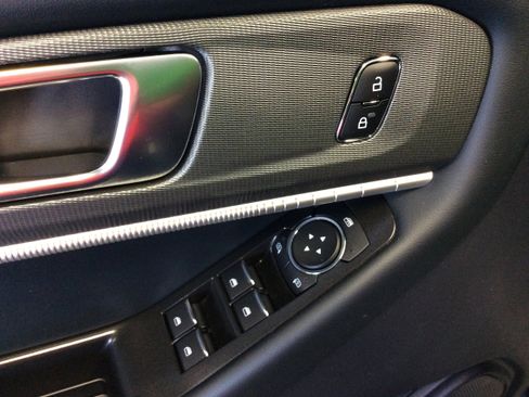 Used 2025 Ford Explorer ST-Line image 14