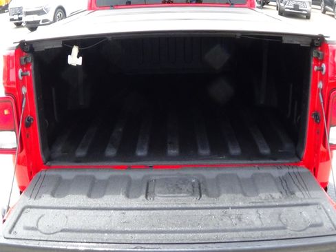 Certified 2024 Jeep Gladiator Sport AWD/4WD image 11