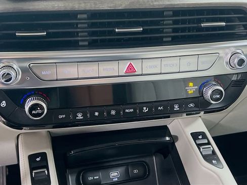 Certified 2022 Kia Telluride EX w/ EX Premium Package image 16