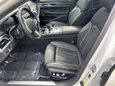 Used 2021 BMW 750i xDrive w/ Autobahn Package AWD/4WD image 27