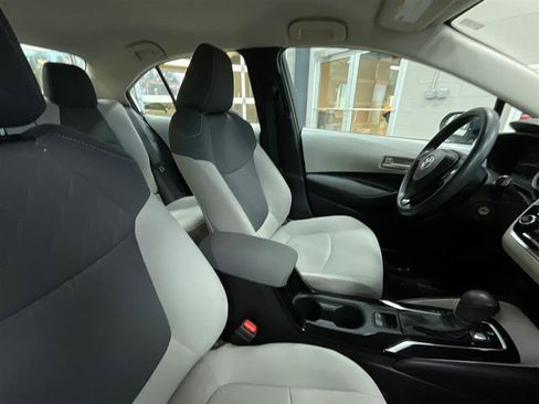 Used 2022 Toyota Corolla LE image 24
