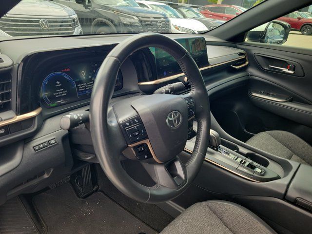 Used 2023 Toyota Crown AWD/4WD image 18