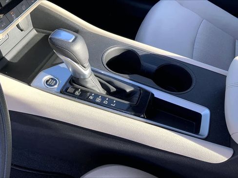 Used 2025 Nissan Altima 2.5 SV image 17