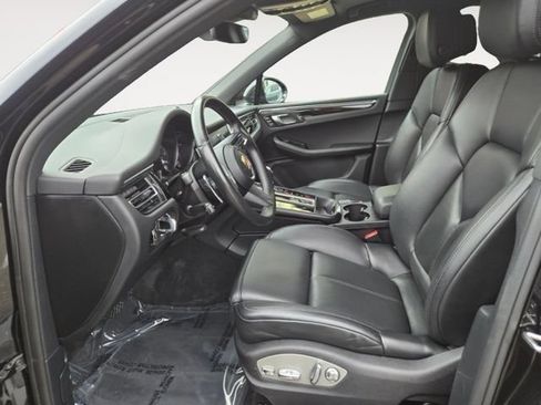 Used 2024 Porsche Macan AWD/4WD image 19