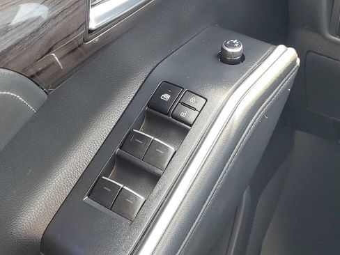 Used 2022 Toyota Highlander Platinum AWD/4WD image 19