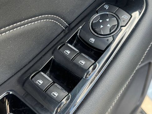 Used 2019 Ford Edge Titanium w/ Equipment Group 301A FWD image 12