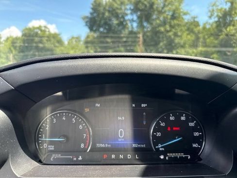 Used 2023 Ford Explorer XLT w/ Equipment Group 202A RWD image 11