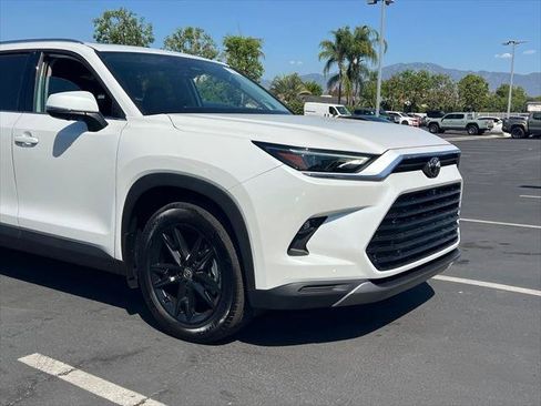 Certified 2026 Toyota Grand Highlander FWD image 5