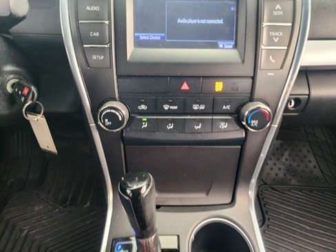 Used 2015 Toyota Camry SE FWD image 27