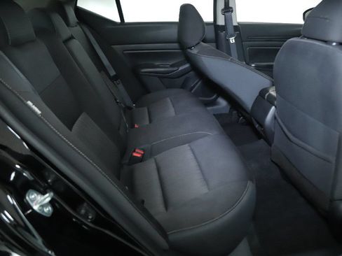 Used 2024 Nissan Altima 2.5 SV FWD image 31
