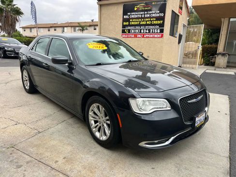 Used 2018 Chrysler 300 Touring w/ Driver Convenience Group image 1