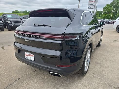 Used 2024 Porsche Cayenne w/ Premium Package AWD/4WD image 11