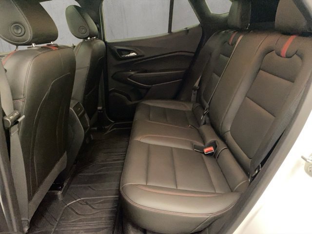 Used 2025 Chevrolet Trax RS w/ Sunroof Package FWD image 9