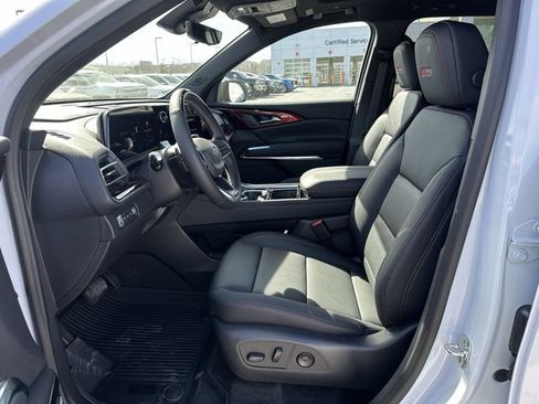 New 2026 Chevrolet Traverse Z71 w/ Enhanced Driving Package image 2