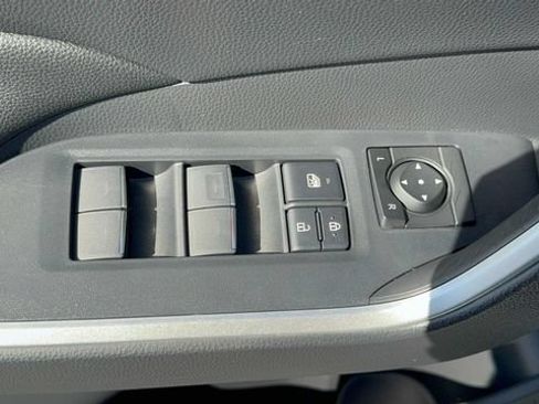 Used 2022 Toyota RAV4 SE w/ Weather & Moonroof Package AWD/4WD image 15