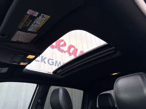 Used 2017 Toyota Tacoma TRD Sport w/ Premium & Technology Package image 21