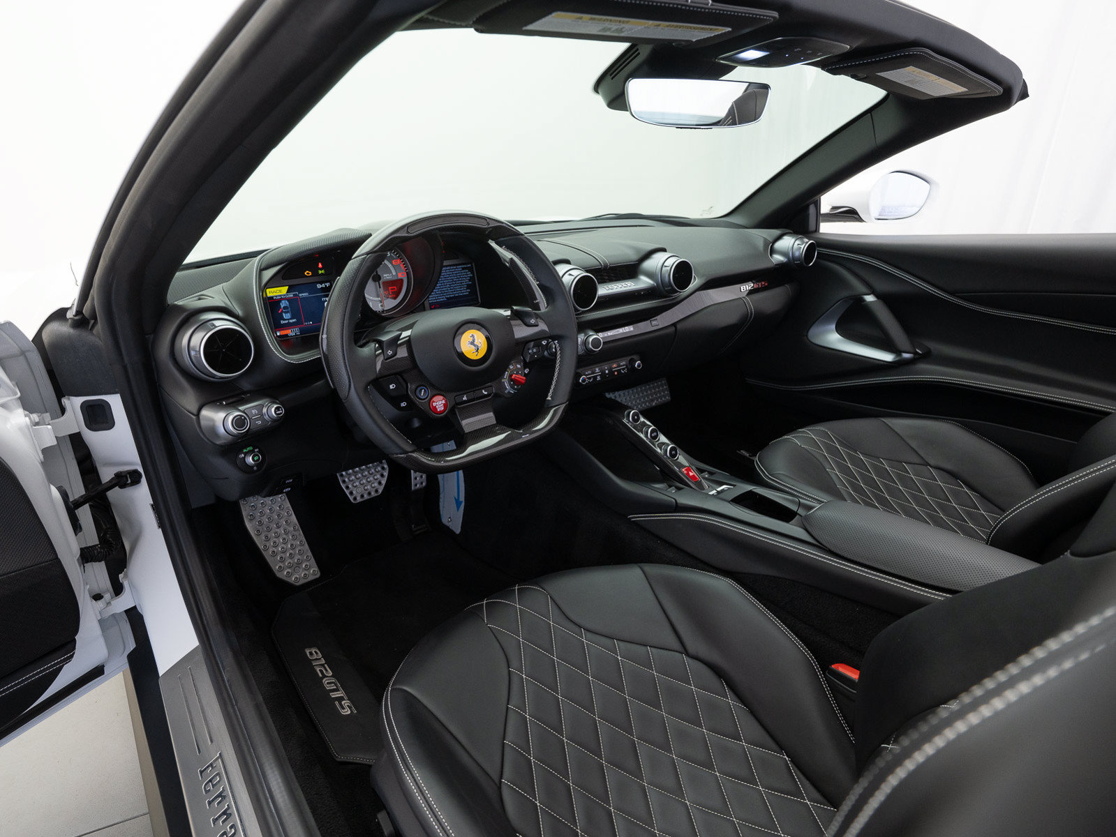 Used 2022 Ferrari 812 GTS RWD image 12