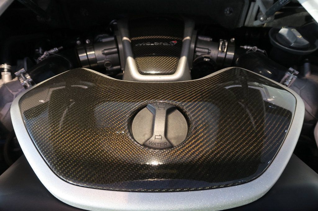 Used 2015 McLaren 650S Spider RWD image 25