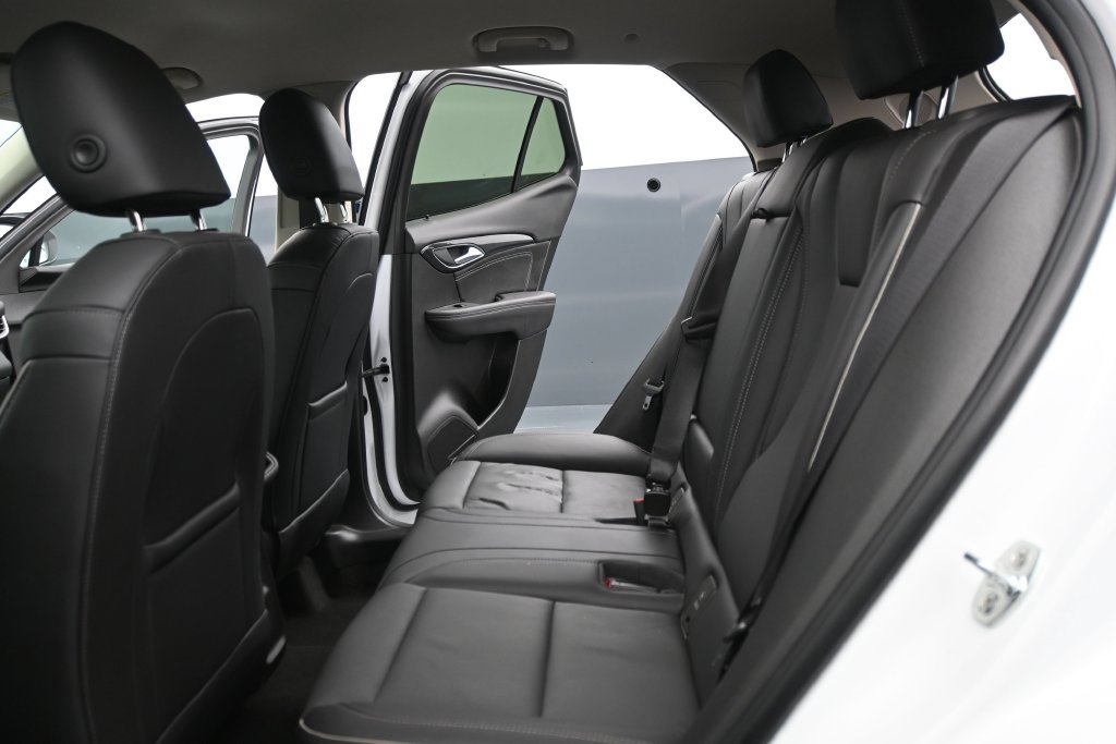 Used 2023 Buick Envision Essence AWD/4WD image 17